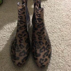 Leopard rain boots